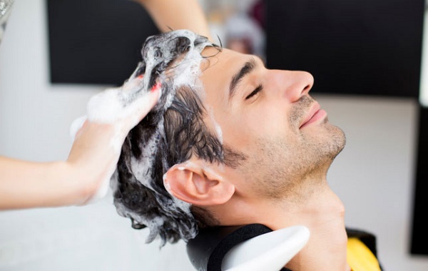 Cách chăm sóc tóc bóng mượt mềm mại cho nam giới 